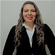 Profesora de español y literatura crítica en niños-niñas, adolescentes y adultos